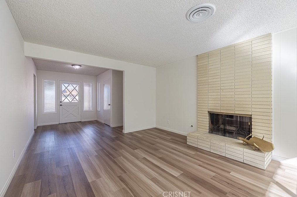 43818 Halcom Ave, Lancaster, CA 93536