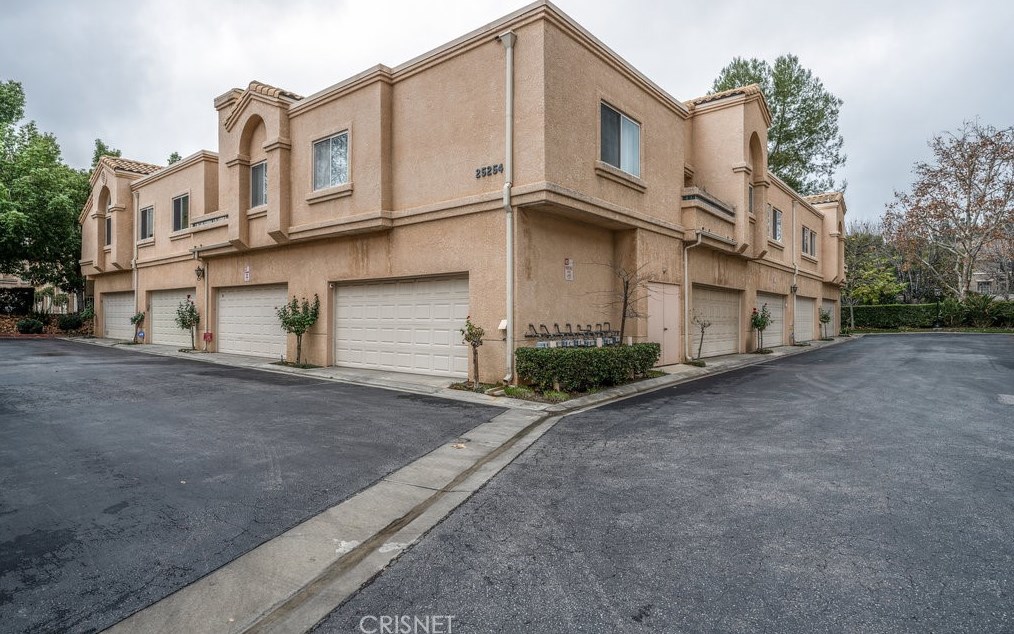 25254 Steinbeck Ave #c, Santa Clarita, CA 91381