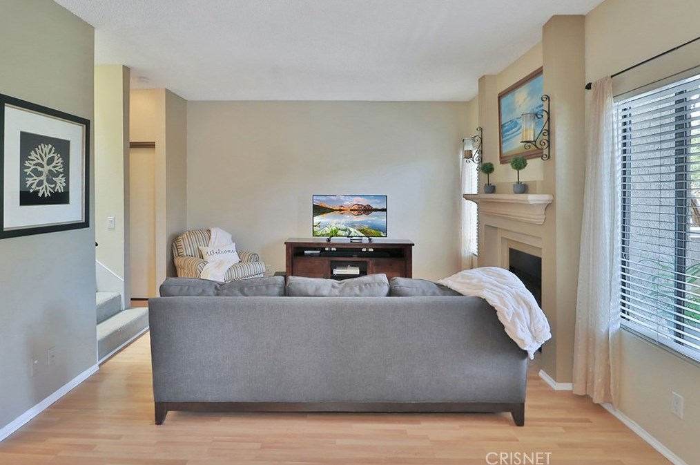 161 Mcafee Ct, Thousand Oaks CA 91360-2670 exterior