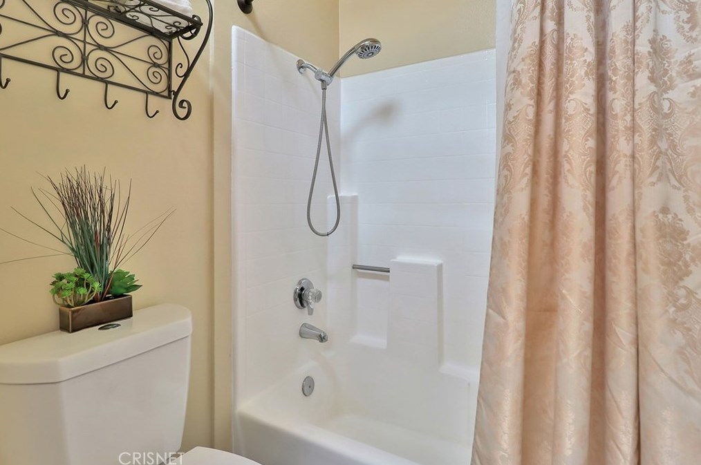 161 Mcafee Ct, Thousand Oaks CA 91360-2670 exterior