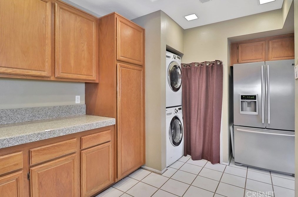 161 Mcafee Ct, Thousand Oaks CA 91360-2670 exterior