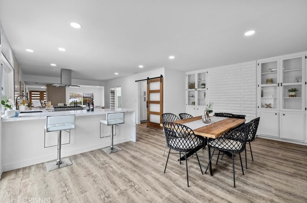5120 Lindblade Dr, Los Angeles CA  90230-5944 exterior
