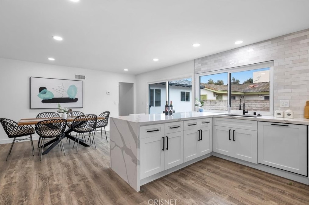5120 Lindblade Dr, Los Angeles CA  90230-5944 exterior