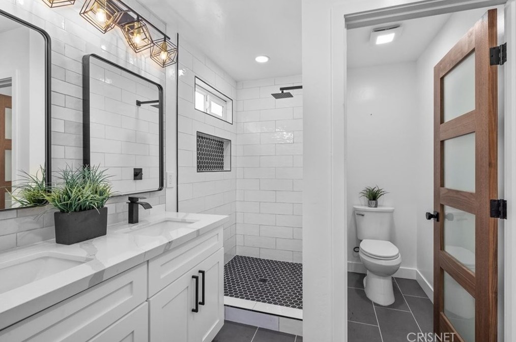 5120 Lindblade Dr, Los Angeles CA  90230-5944 exterior