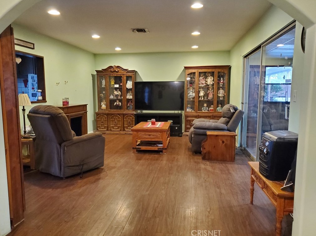 1640 Casarin Ave, Simi Valley, CA 93065