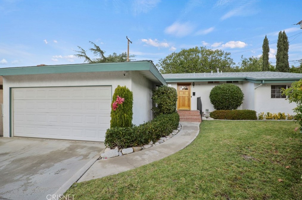 4406 Briggs Ave, Montrose, CA 91020