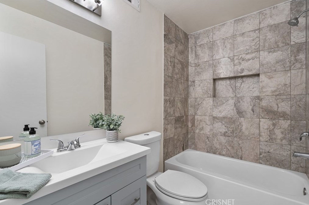 18802 Mandan St #916, Santa Clarita, CA 91351