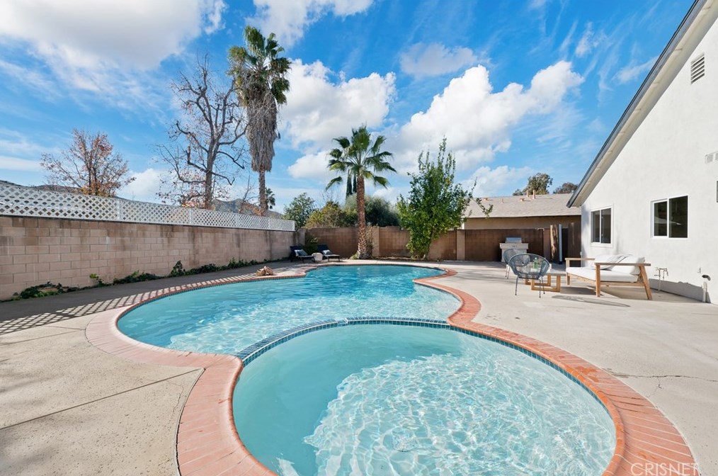 30510 Passageway Pl, Calabasas CA  91301-2033 exterior