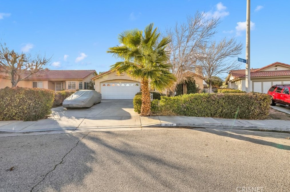 36737 Silverspur Ln, Palmdale, CA 93550-6647
