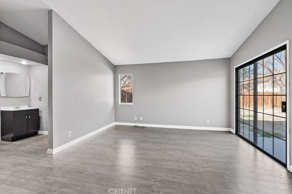 37735 Tackstem St, Palmdale CA  93552-3878 exterior