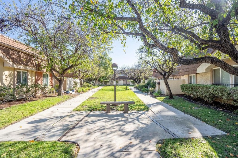 10214 Larwin Ave #3, Chatsworth, CA 91311