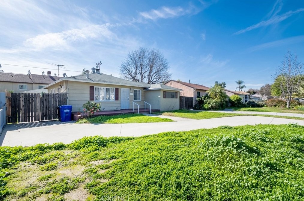 2028 Chesson St, Duarte, CA 91010-1923