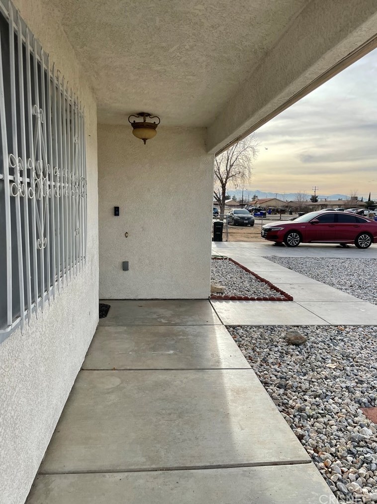 15531 Tonekai Rd, Apple Valley CA  92307-2947 exterior