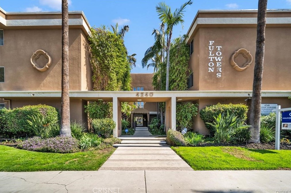 4240 Fulton Ave, North Hollywood CA  91604-1804 exterior