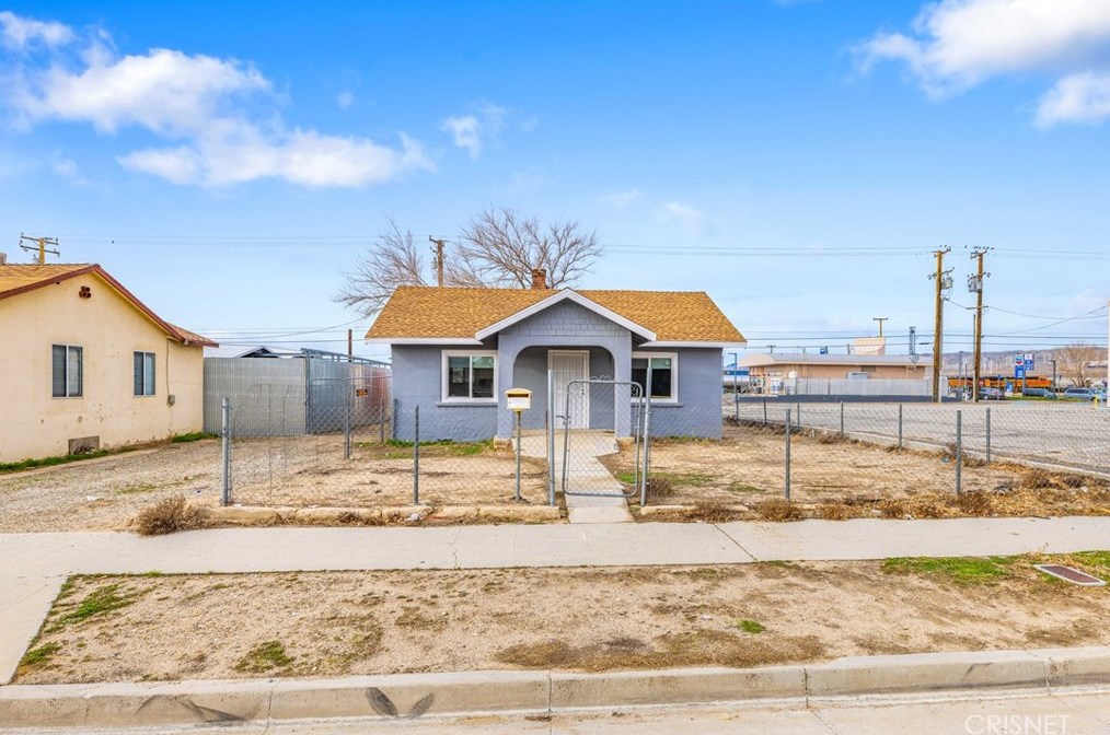 15733 K St, Mojave, CA 93501