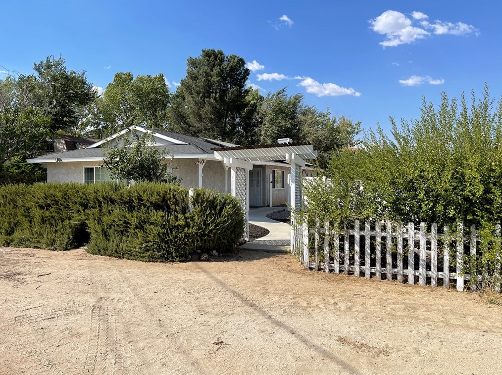 14315 Joshua Tree Rd, Leona Valley, CA 93532