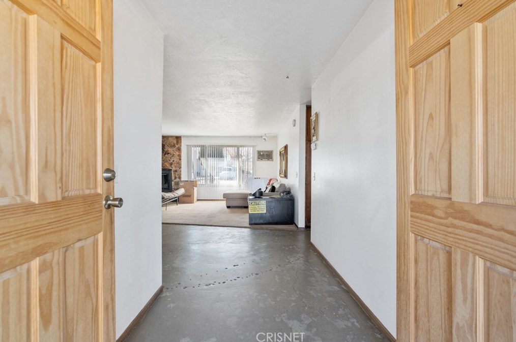 15041 Willow St, Hesperia, CA 92345-2700