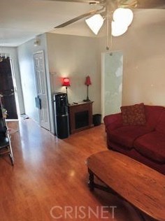 8000 Chastain Ave, Los Angeles, CA 91335-1517