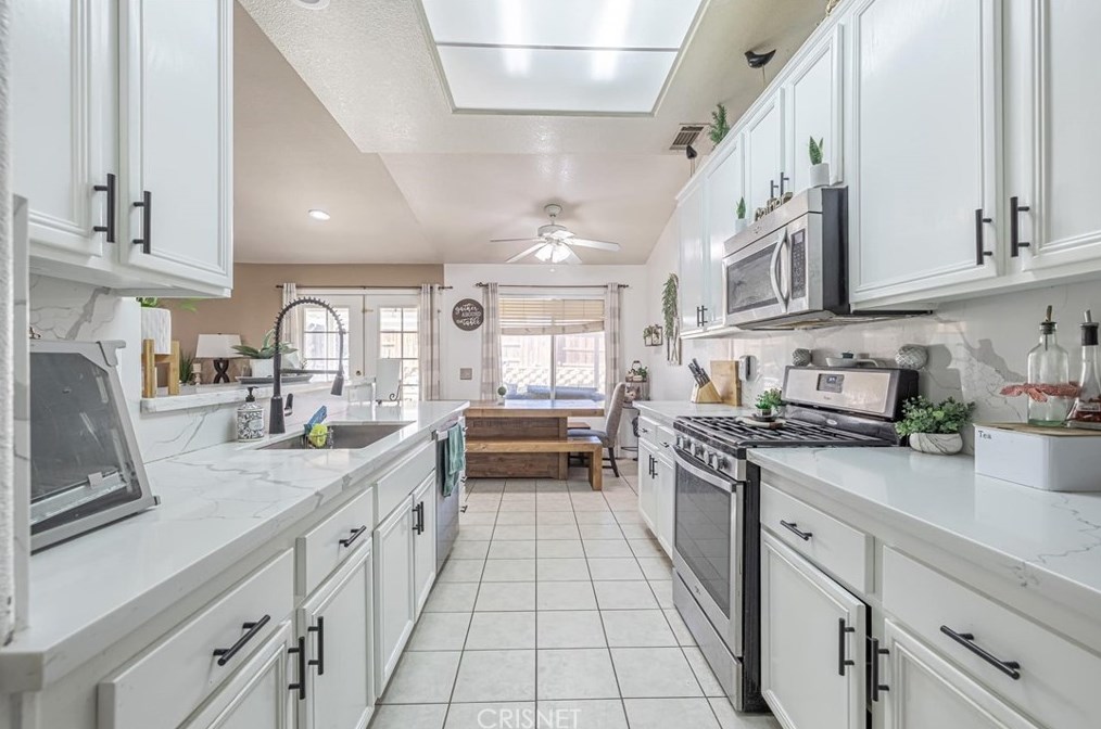 12288 Silver Arrow Way, Victorville, CA 92392