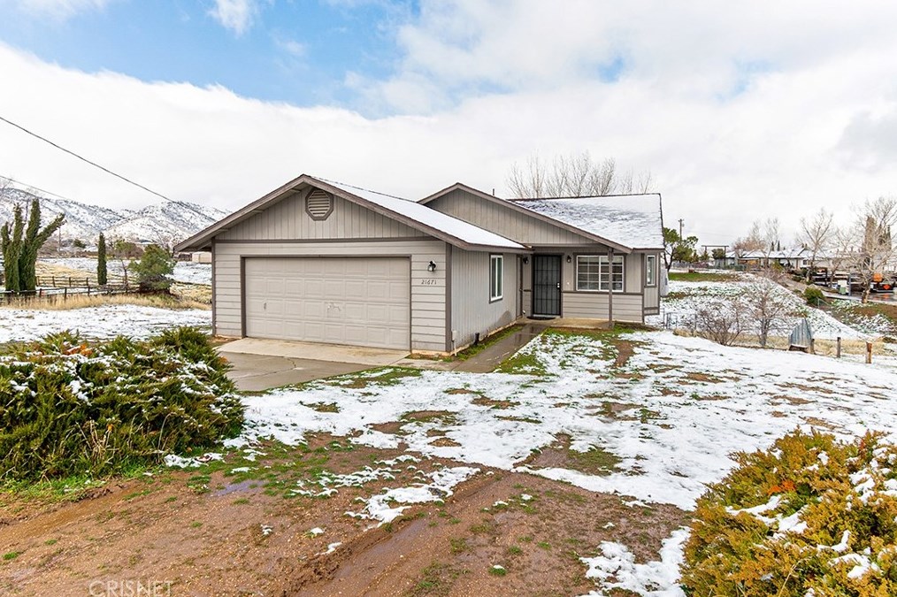 21671 Foothill Dr, Tehachapi, CA 93561-8953