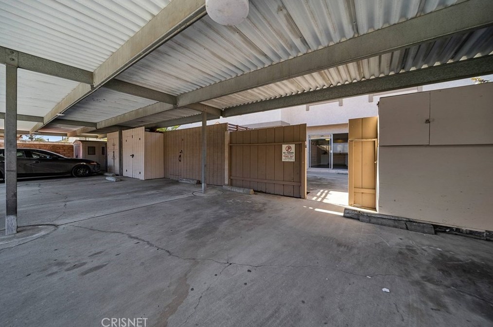 6667 Wilbur Ave, Los Angeles CA  91335-5170 exterior