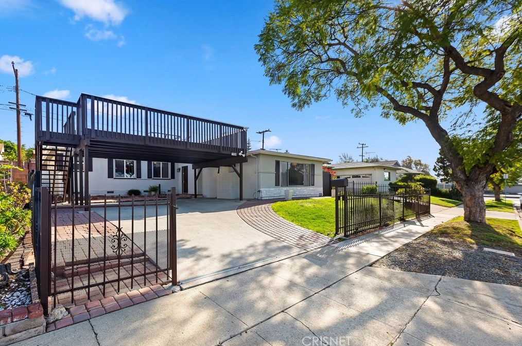 11924 Daleside Ave, Hawthorne, CA 90250