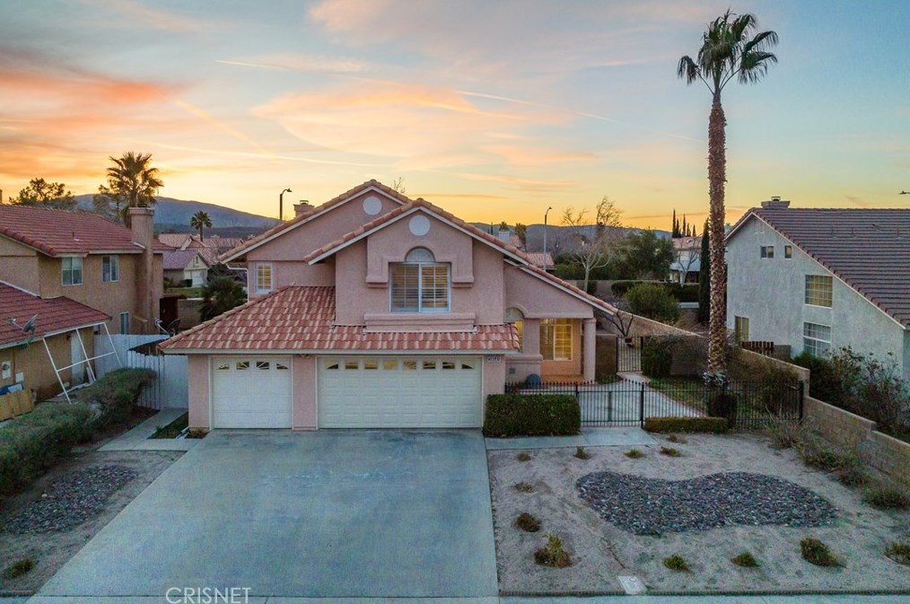 39545 Hawthorne St, Palmdale, CA 93551-4074