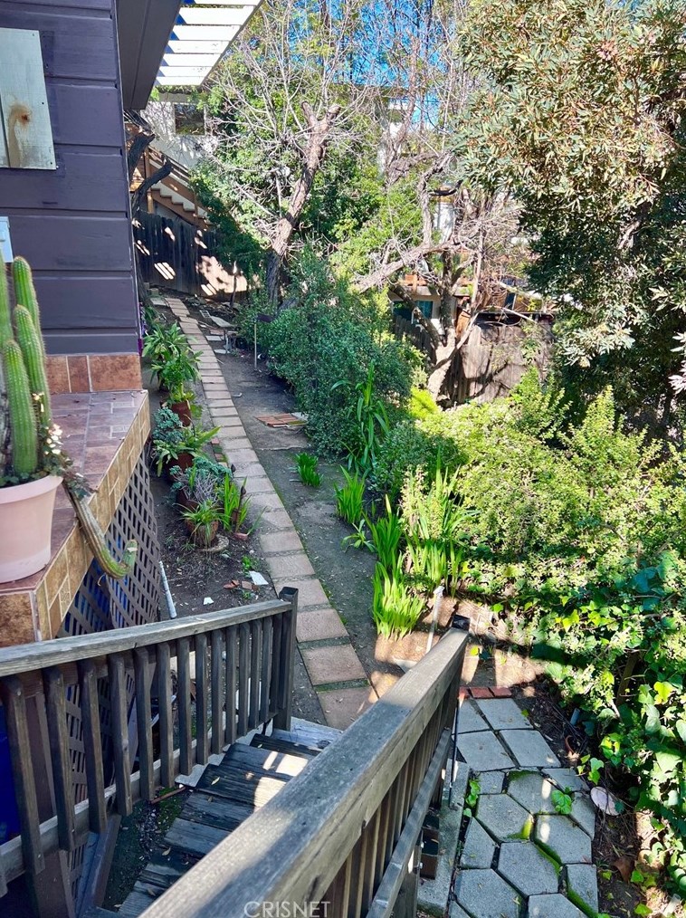 2412 Claremont Ave, Los Angeles, CA 90027-4602