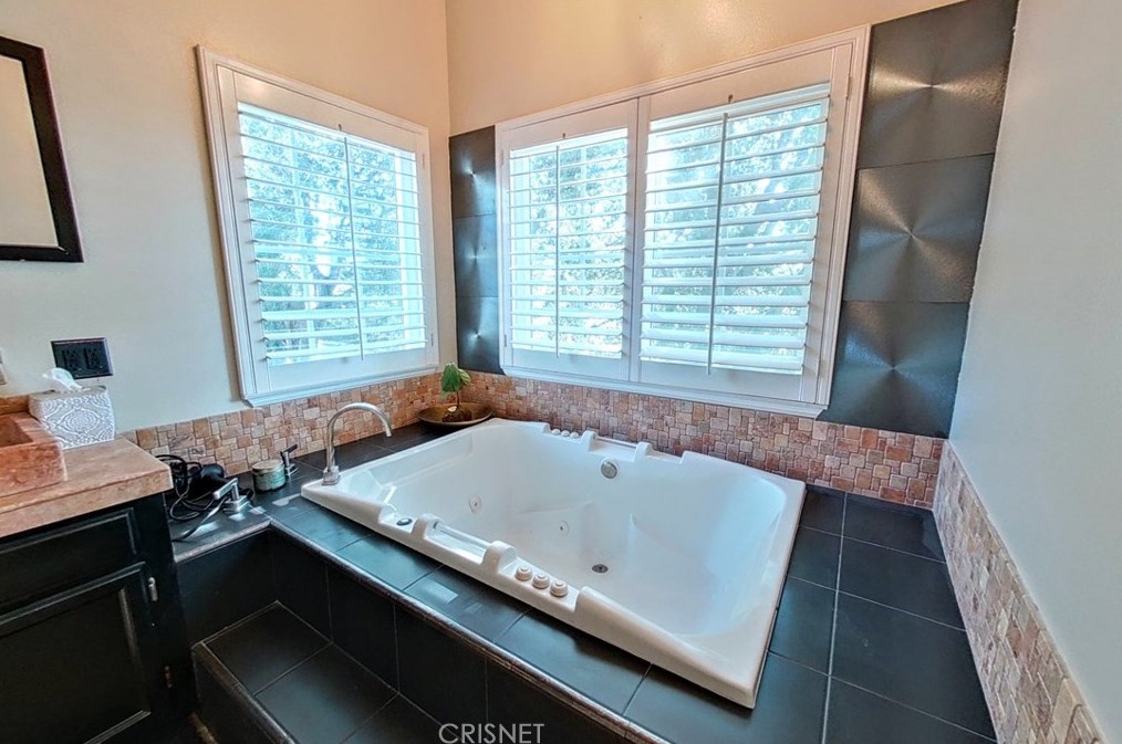 3107 Hillcrest Dr, Thousand Oaks CA  91362-3162 exterior