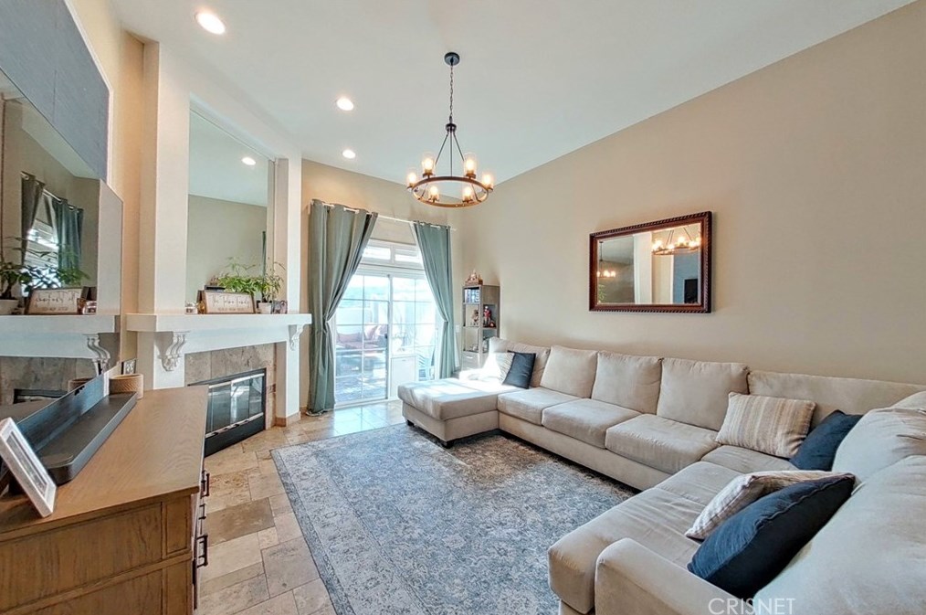 3107 E Hillcrest Dr, Thousand Oaks, CA 91362