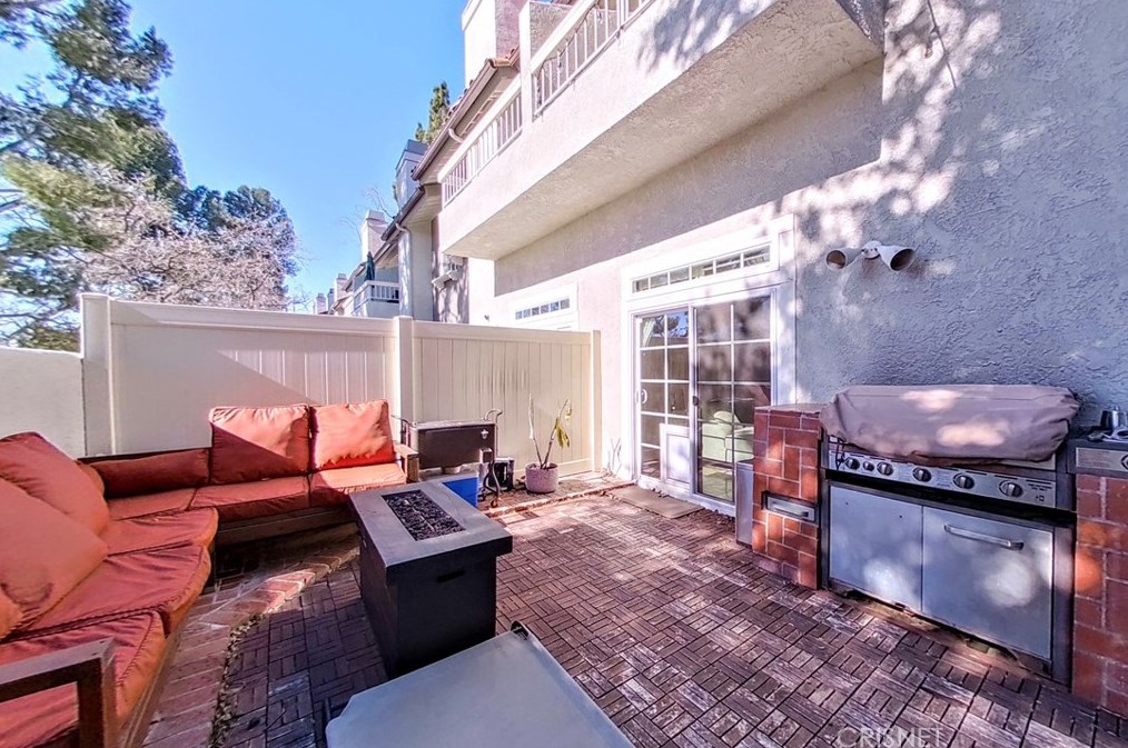 3107 Hillcrest Dr, Thousand Oaks CA  91362-3162 exterior