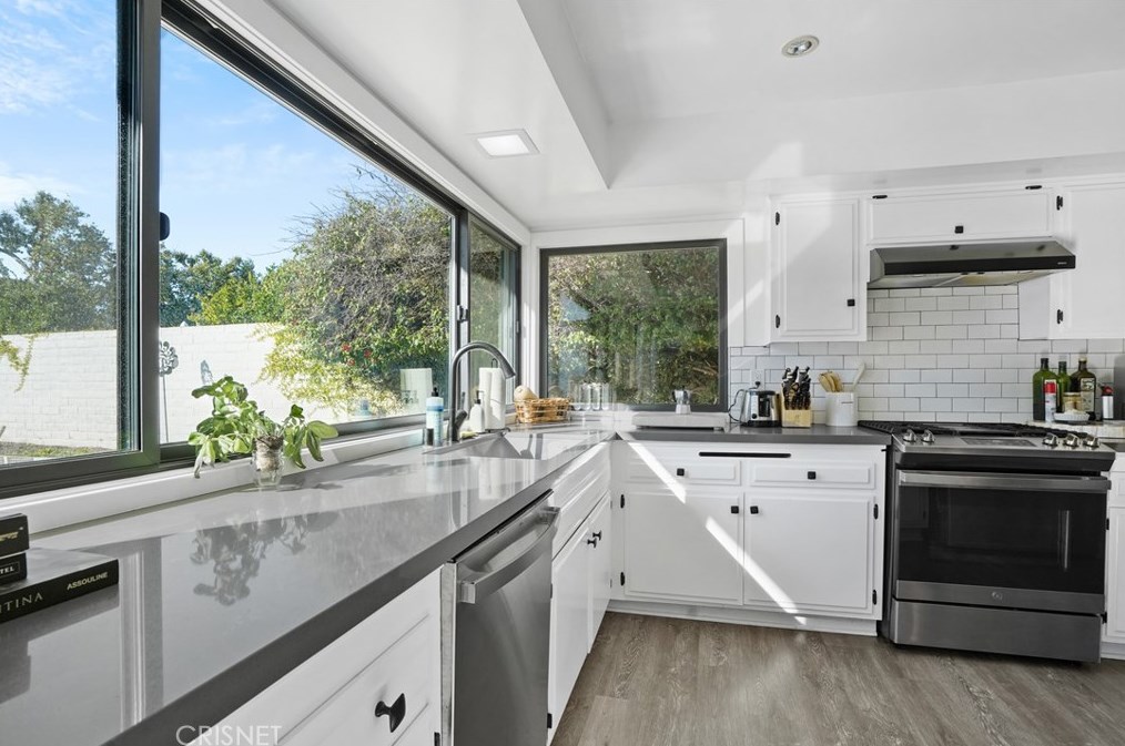 4427 Beaconsfield Ct, Thousand Oaks CA  91361-4004 exterior