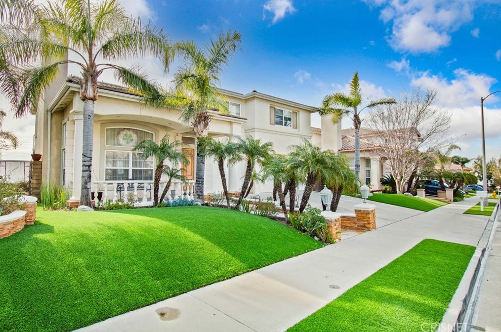 17730 Sidwell St, San Fernando, CA 91344-1017