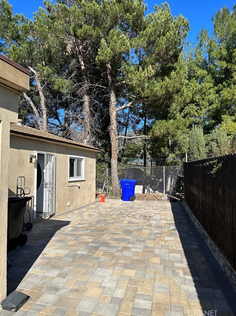 2395 Mayfield Ave, Montrose, CA 91020