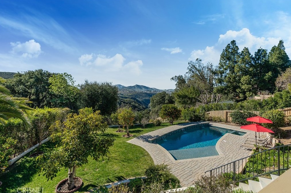 1485 Calle Yucca, Thousand Oaks CA  91360-2246 exterior