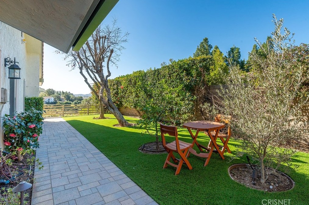 1485 Calle Yucca, Thousand Oaks CA  91360-2246 exterior