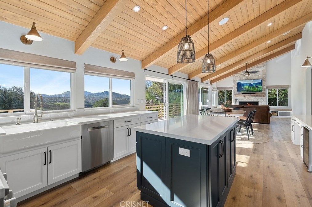 1485 Calle Yucca, Thousand Oaks CA  91360-2246 exterior