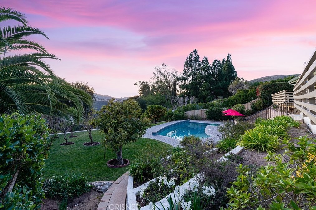 1485 Calle Yucca, Thousand Oaks CA  91360-2246 exterior