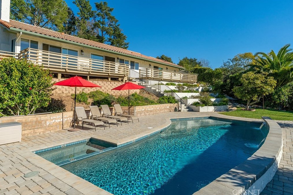 1485 Calle Yucca, Thousand Oaks CA  91360-2246 exterior