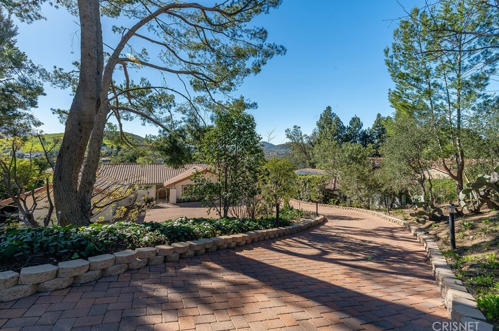 1485 Calle Yucca, Thousand Oaks CA  91360-2246 exterior