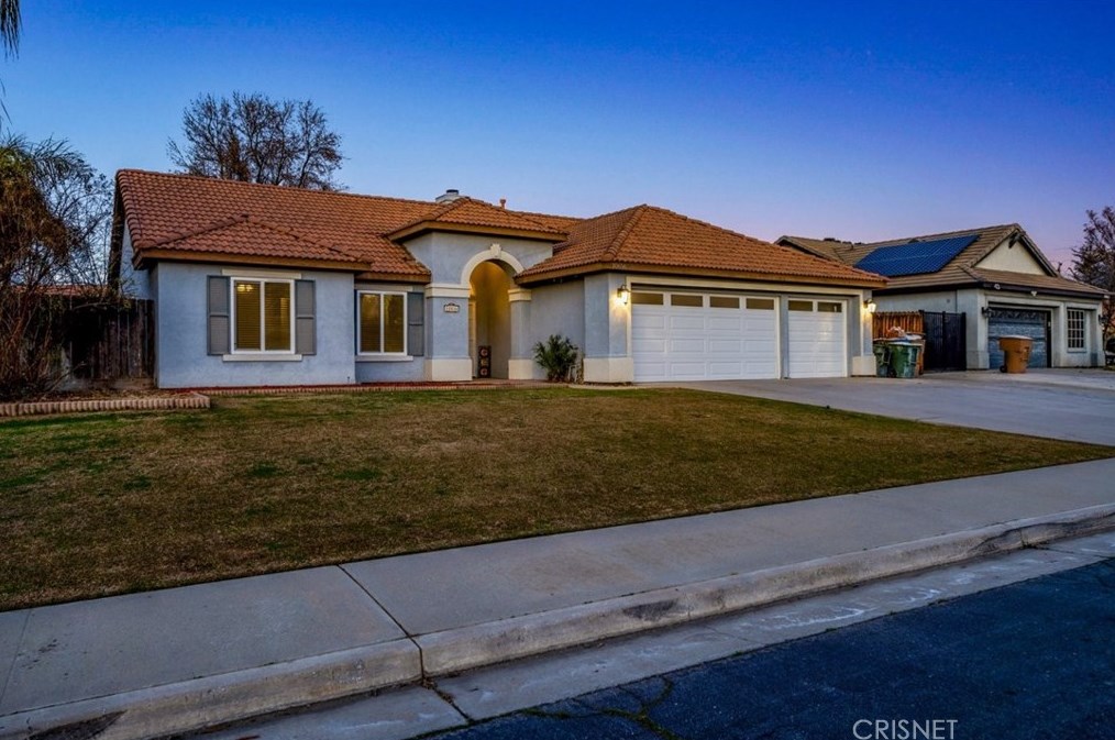 10016 Roehampton Ave, Bakersfield, CA 93312