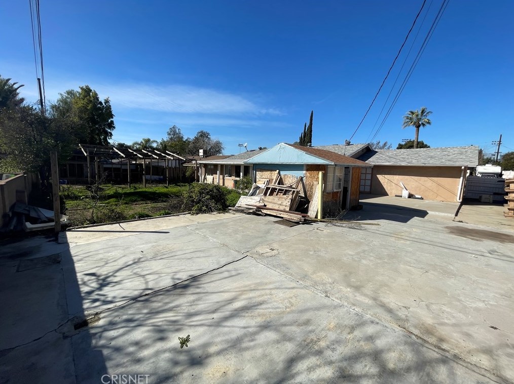 12470 Pinney St, Los Angeles CA  91331-1343 exterior
