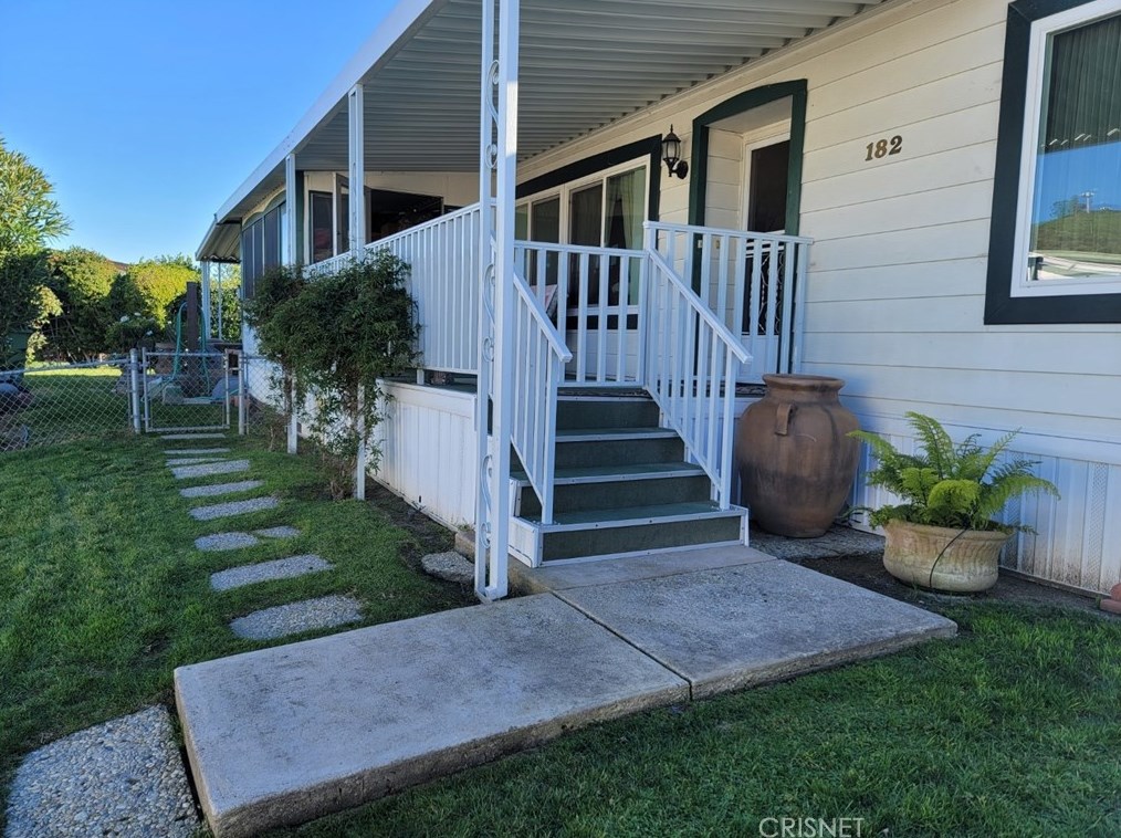 15750 Arroyo Dr #182, Moorpark, CA 93021
