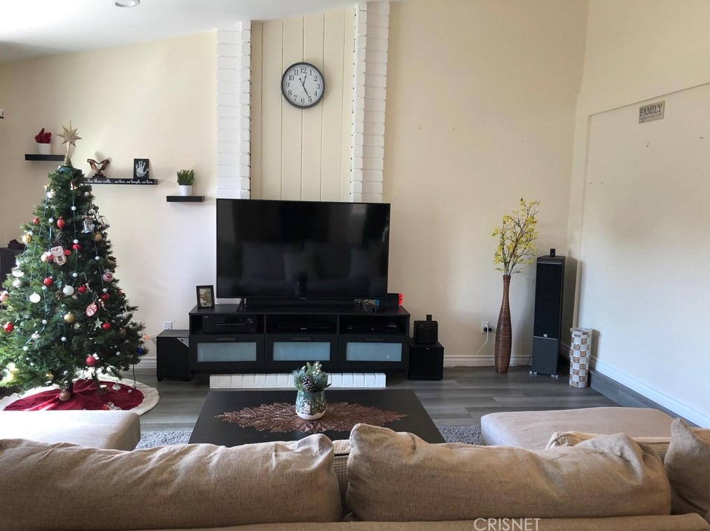 2988 Kilaine Dr, Simi Valley, CA 93063