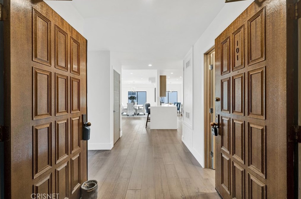 5240 Zelzah Ave #101, Van Nuys, CA 91316