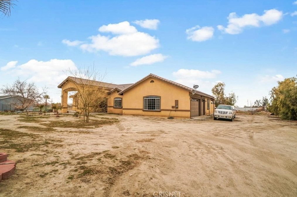 11119 E Ave R 4, Juniper Hills, CA 93543
