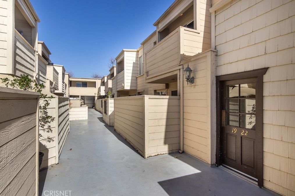 9920 Jordan Ave #19, Chatsworth, CA 91311