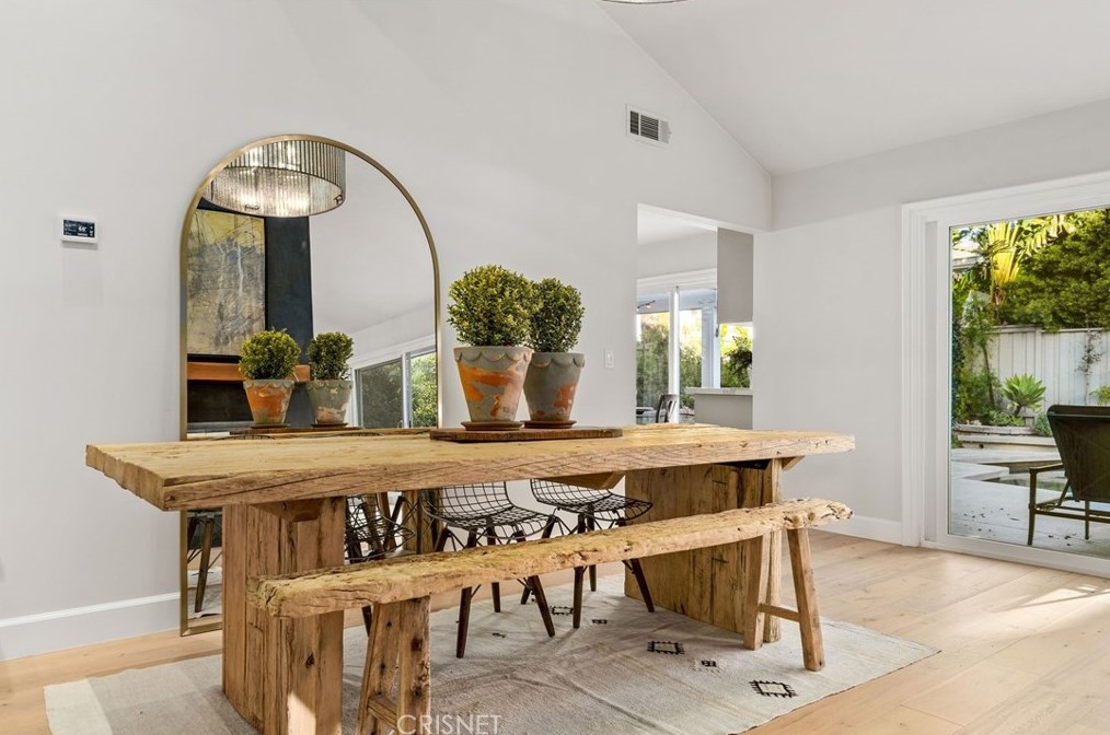1692 Camberwell Pl, Thousand Oaks CA  91361-1507 exterior