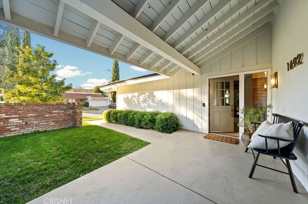 1692 Camberwell Pl, Thousand Oaks CA  91361-1507 exterior