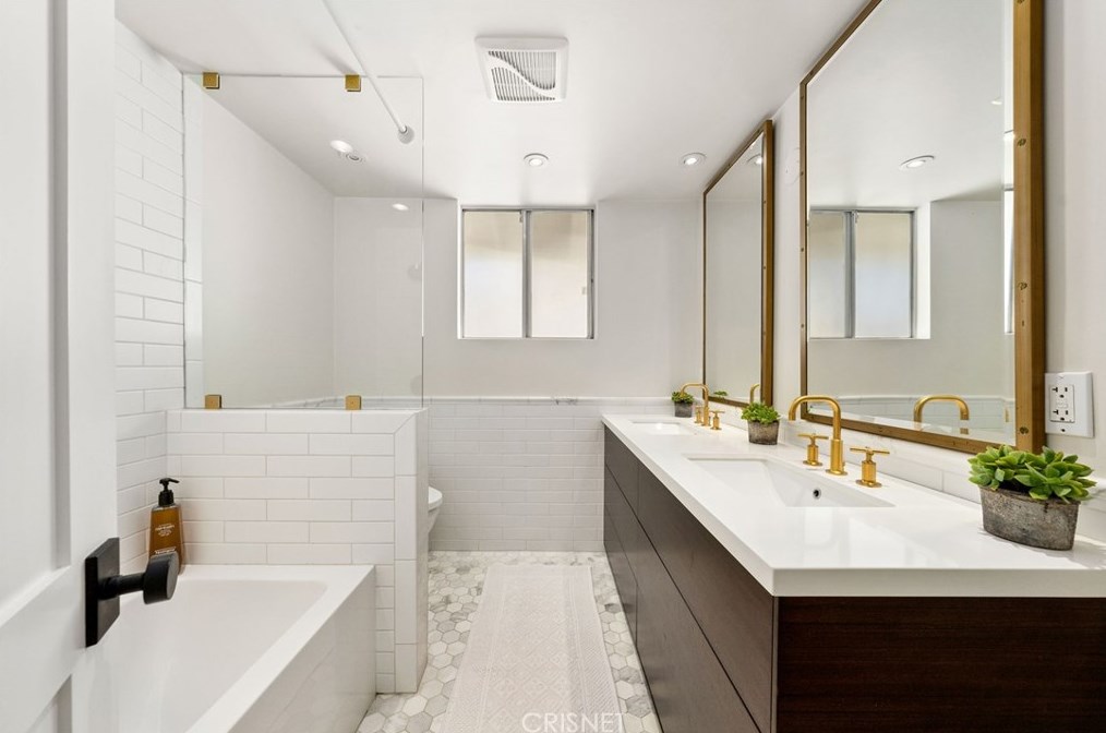 1692 Camberwell Pl, Thousand Oaks CA  91361-1507 exterior